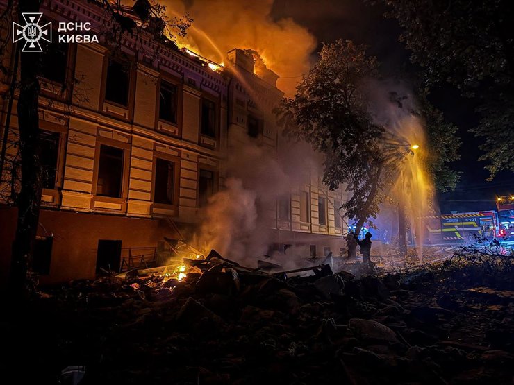 Ракетний удар по Києву: наслідки атаки 19 липня - одна жертва, семеро поранених 8 Ракетний удар по Києву: наслідки атаки 19 липня - одна жертва, семеро поранених 8