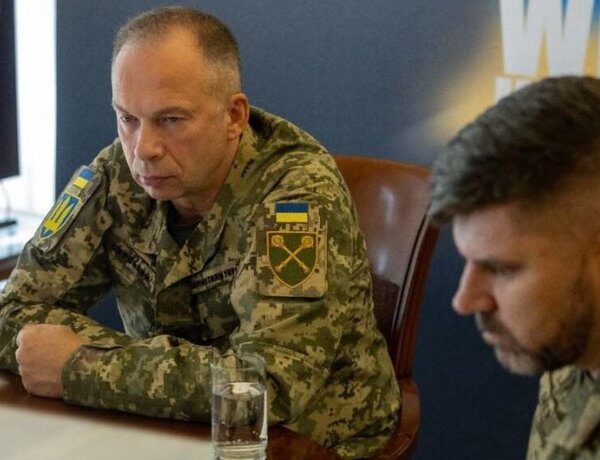 Зеленський окреслив майбутнє Сирського та Гнатова після звільнення з посад