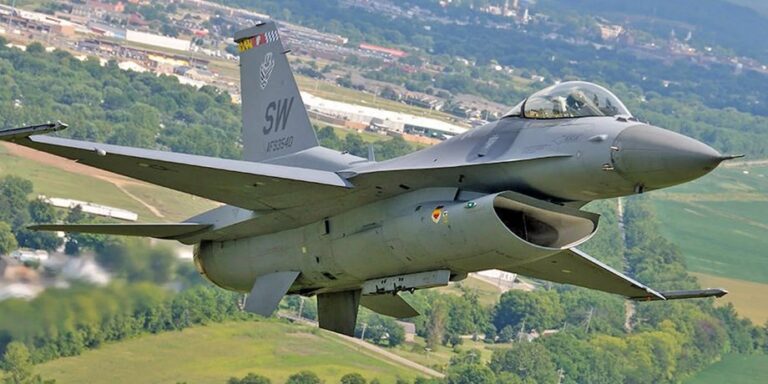 F-16 перехопив безпілотник: Повітряний простір Румунії під захистом 13 F-16 перехопив безпілотник: Повітряний простір Румунії під захистом 13