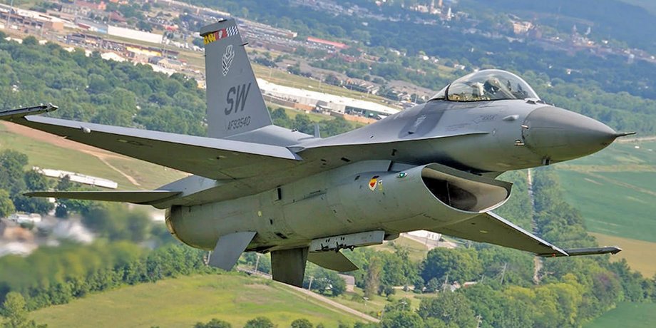 F-16 перехопив безпілотник: Повітряний простір Румунії під захистом 2