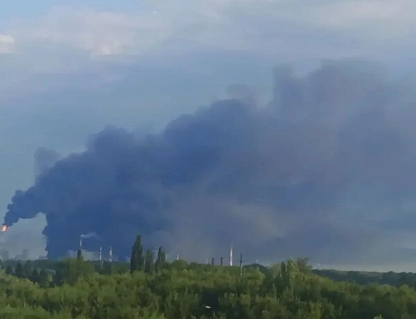 Головна 76 Башкортостан палає: дрони атакували ключовий НПЗ “Газпрому”