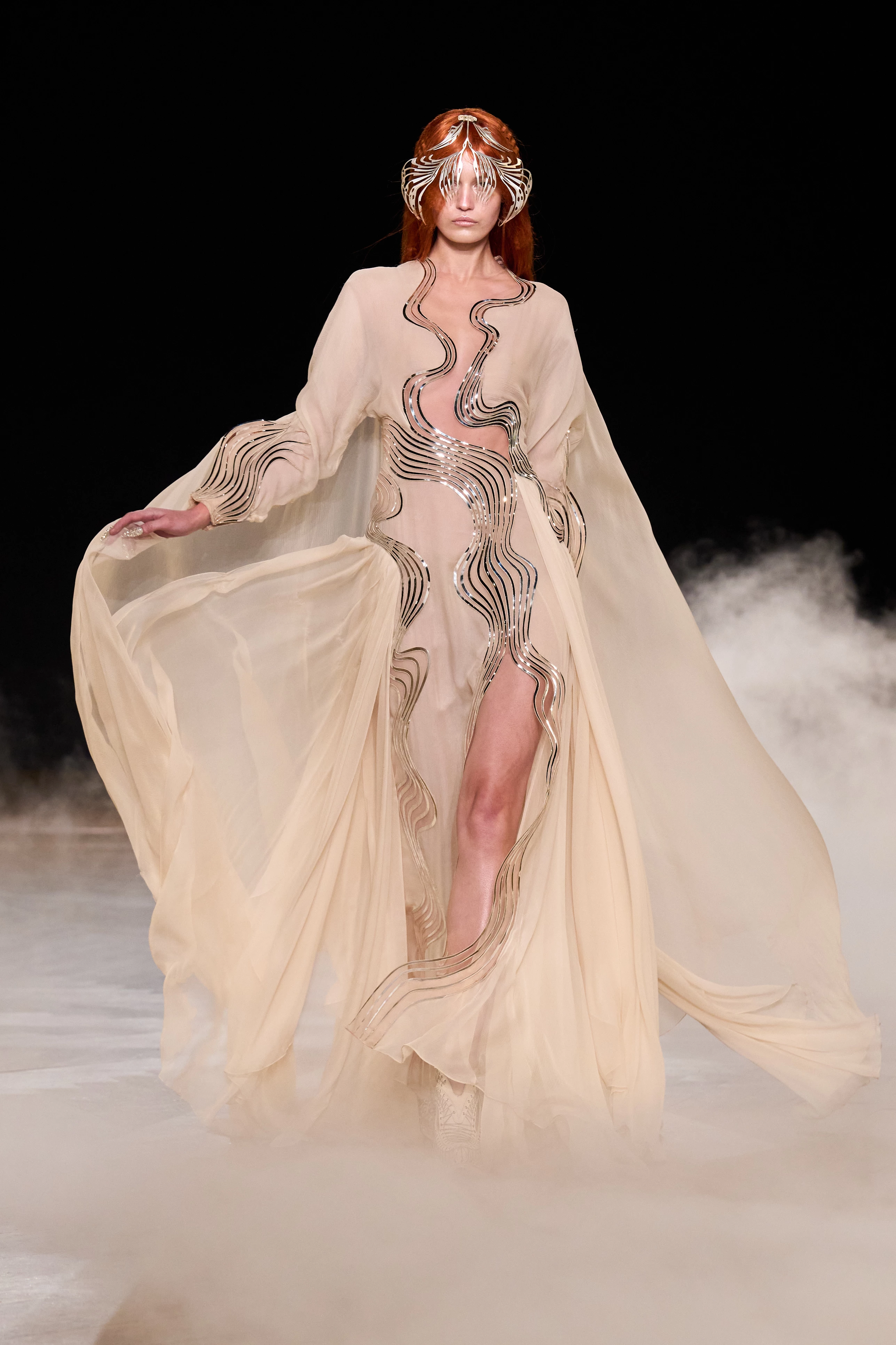 Iris Van Herpen зачаровує: відкриваємо ексклюзивну осінньо-зимову колекцію 2026/275