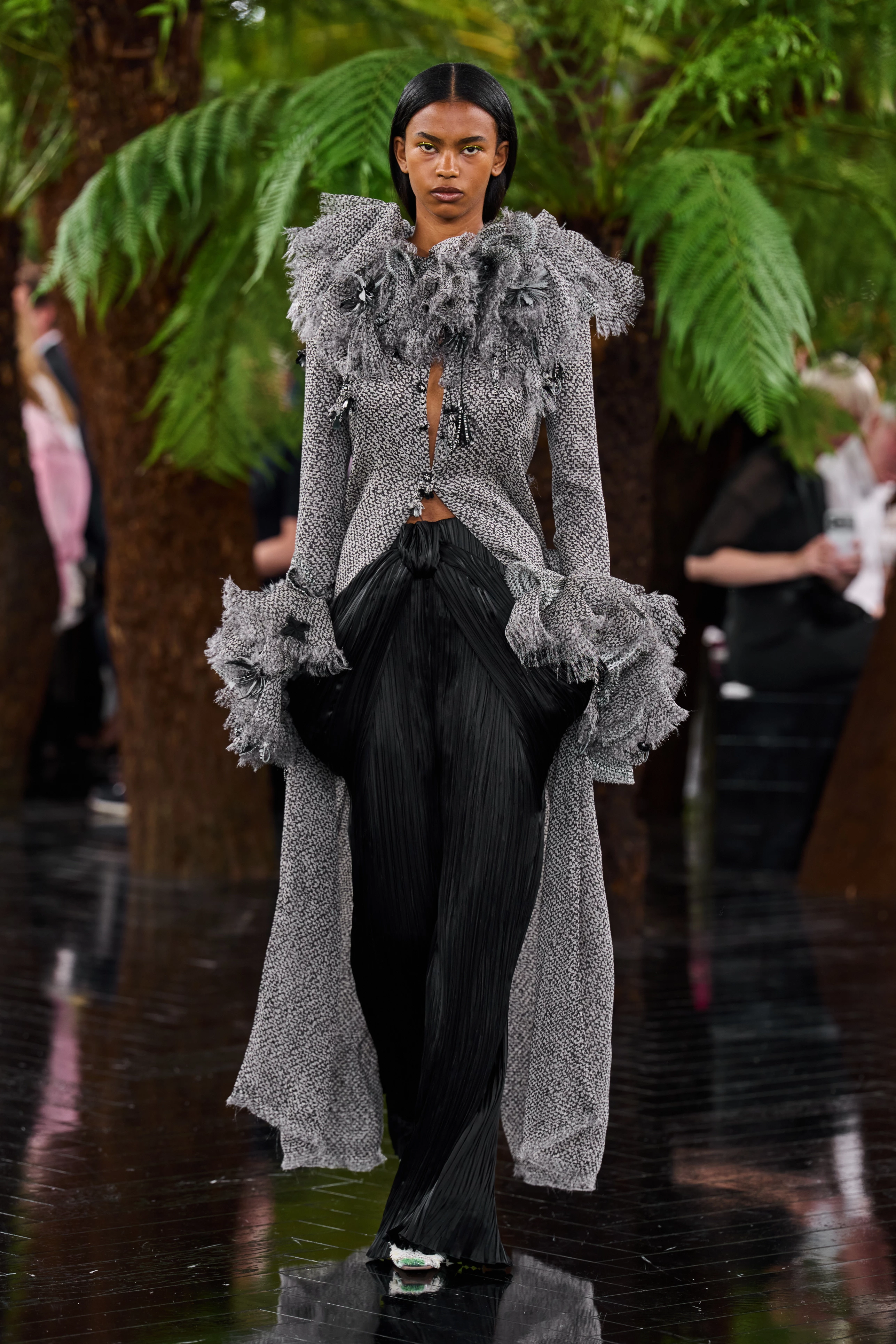 Dior Couture Осінь-Зима 2026/2027: Одяг, що оживляє природу 27 Dior Couture Осінь-Зима 2026/2027: Одяг, що оживляє природу12