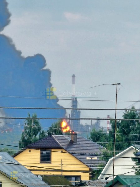 Дрони атакували Сизрань: Знімки ударів по російських нафтопереробних заводах 5