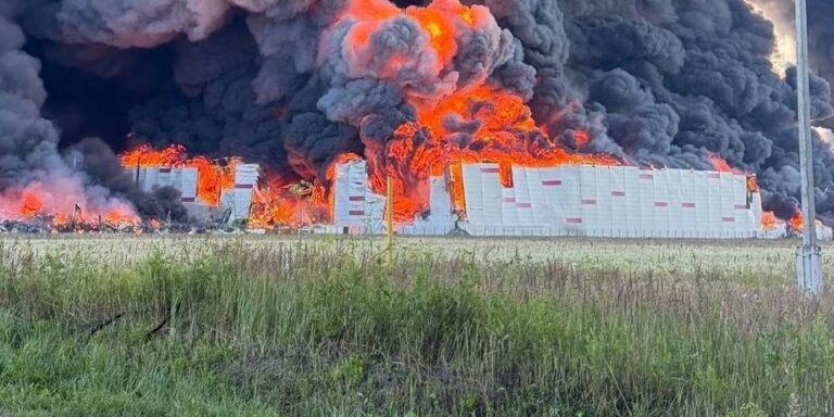Wildberries під обстрілом: Зеленський та СБУ підтвердили удари по складах 26