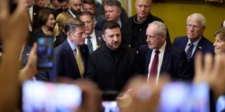 Зеленський переконав Трампа: Україна здатна здобути перемогу у війні, — ЗМІ 19 Зеленський переконав Трампа: Україна здатна здобути перемогу у війні, — ЗМІ 19