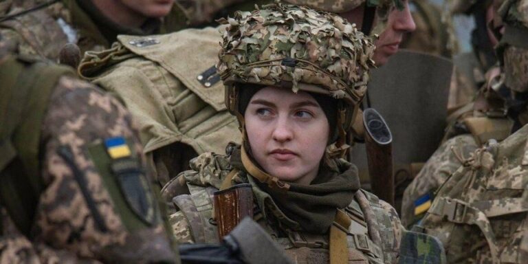 Мобілізація жінок: кого Україна першими відправить захищати Батьківщину — прогнозує військовий експерт 25 Мобілізація жінок: кого Україна першими відправить захищати Батьківщину — прогнозує військовий експерт 25