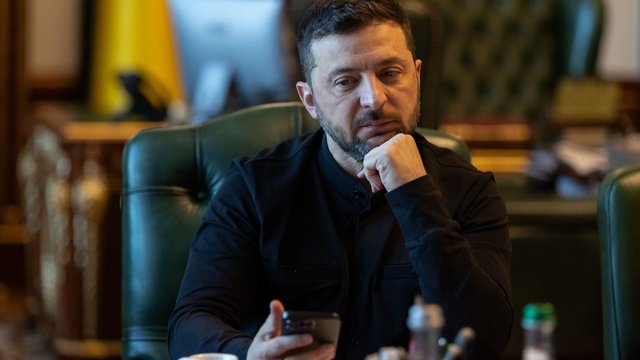 Зеленський: Сформовано необхідні запаси техніки для відновлення електропостачання у прифронтових регіонах 2 Зеленський: Сформовано необхідні запаси техніки для відновлення електропостачання у прифронтових регіонах 2