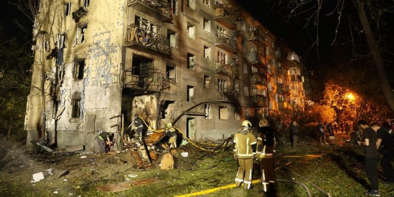 Київ під ракетним ударом: 9 загиблих, 23 поранені — актуальні новини 30 Київ під ракетним ударом: 9 загиблих, 23 поранені — актуальні новини 30