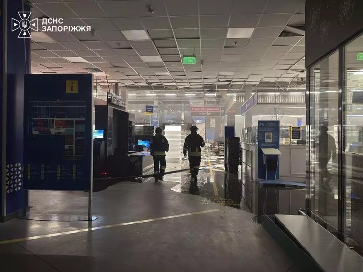 Дрони РФ атакували: Як "Епіцентр" у Запоріжжі постраждав від нападу 24 Дрони РФ атакували: Як "Епіцентр" у Запоріжжі постраждав від нападу 24