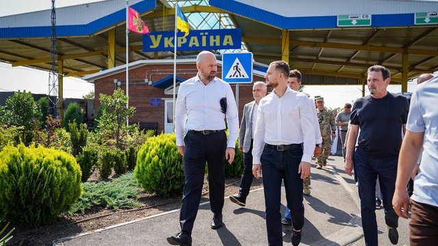 Молдова планує запропонувати передати Україні 20 локомотивів, як повідомила Калашник.