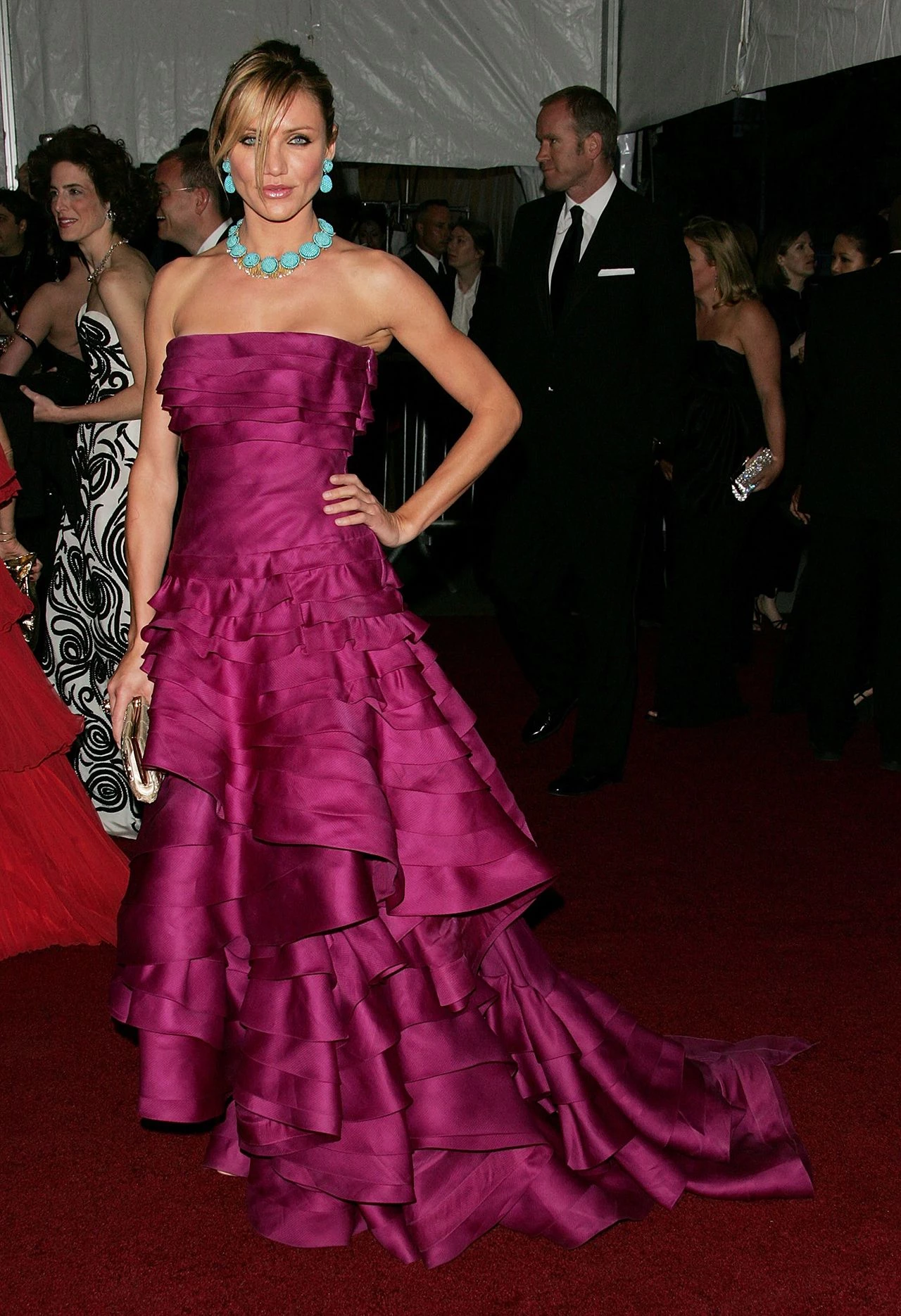 Гальяно на Met Gala: 17 епатажних образів, що увійшли в історію 23 Гальяно на Met Gala: 17 епатажних образів, що увійшли в історію6