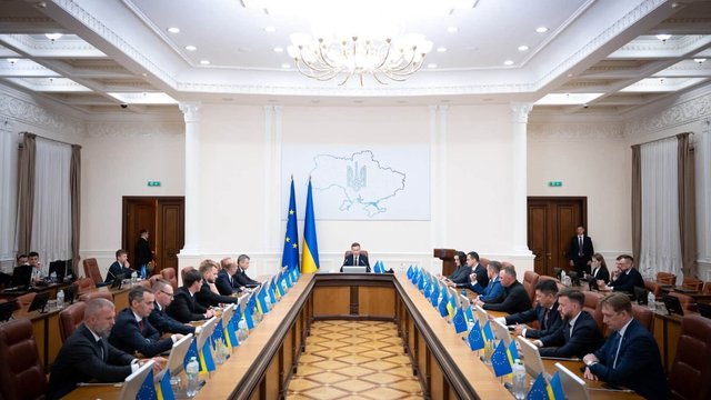 Кабінет Міністрів України направив додаткове обладнання для енергопостачання до Миколаївської області, що допоможе підготуватися до опалювального сезону. 2 Кабінет Міністрів України направив додаткове обладнання для енергопостачання до Миколаївської області, що допоможе підготуватися до опалювального сезону. 2