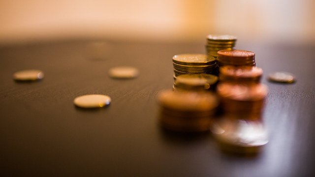 Українські економісти, що працюють поза державним сектором, знизили очікування щодо темпів зростання української економіки в 2026 році з 2,4% до 1,1%, пояснюючи це затяжною війною. 2 Українські економісти, що працюють поза державним сектором, знизили очікування щодо темпів зростання української економіки в 2026 році з 2,4% до 1,1%, пояснюючи це затяжною війною. 2