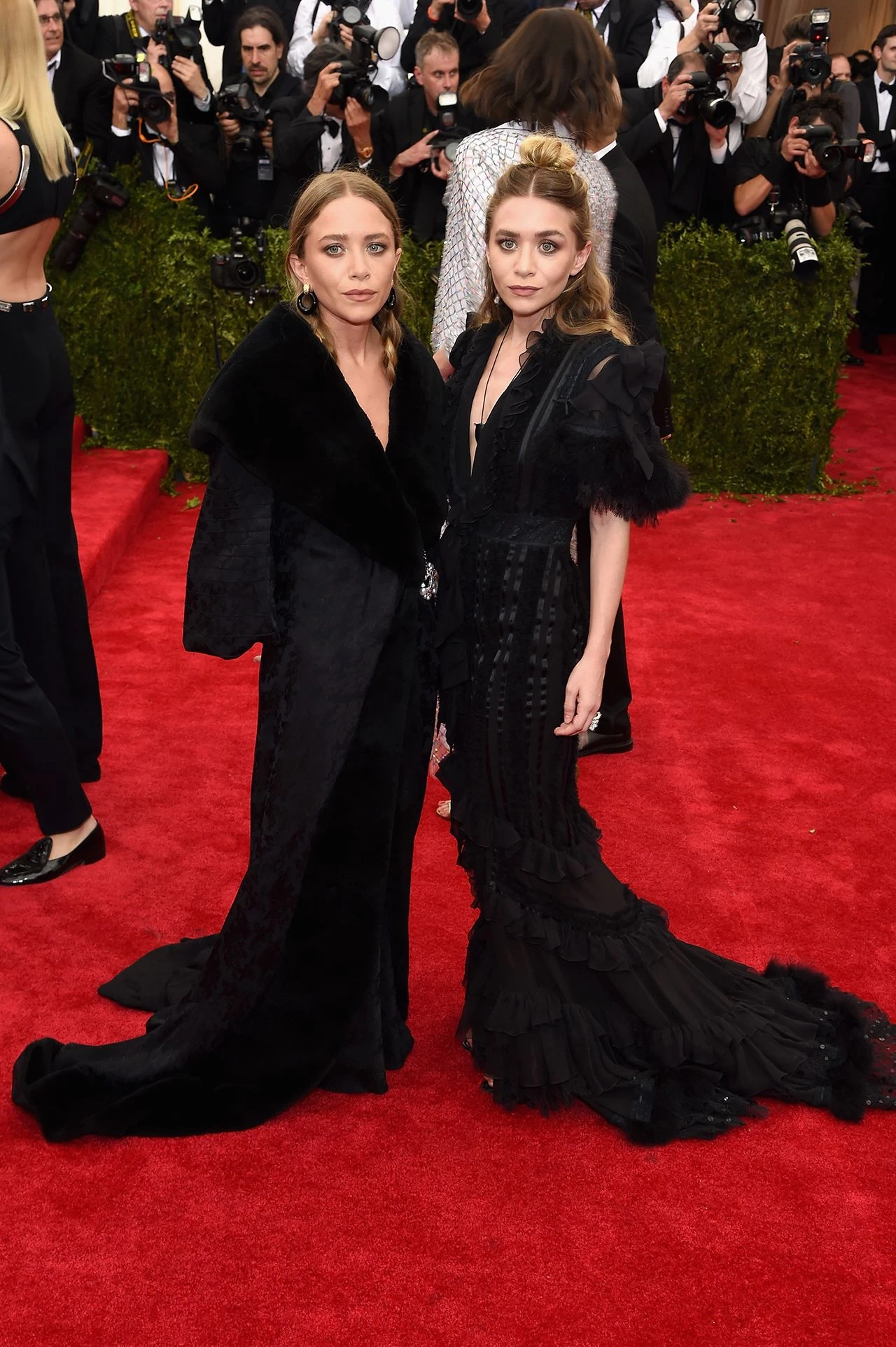 Гальяно на Met Gala: 17 епатажних образів, що увійшли в історію 24 Гальяно на Met Gala: 17 епатажних образів, що увійшли в історію7
