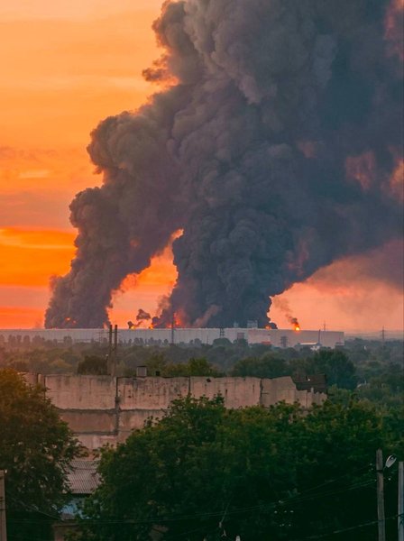 Масштабна пожежа на складі Ozon: що відомо про атаку на маркетплейс 9 Масштабна пожежа на складі Ozon: що відомо про атаку на маркетплейс 9