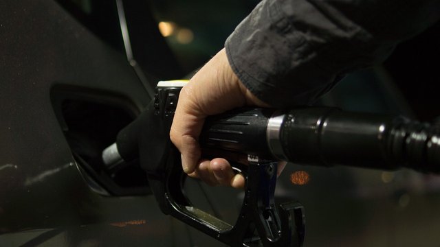 Імпорт бензину в липні сягнув рекордної позначки в 196 тис. тонн, що є найвищим показником з серпня 2025 року, за даними А-95. 4 Імпорт бензину в липні сягнув рекордної позначки в 196 тис. тонн, що є найвищим показником з серпня 2025 року, за даними А-95. 4