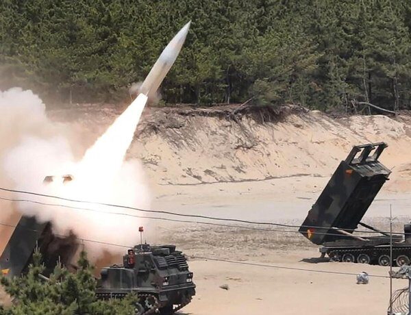 Головна 90 Україна зміцнює оборону: 70 ракет ATACMS та касетні боєприпаси від…