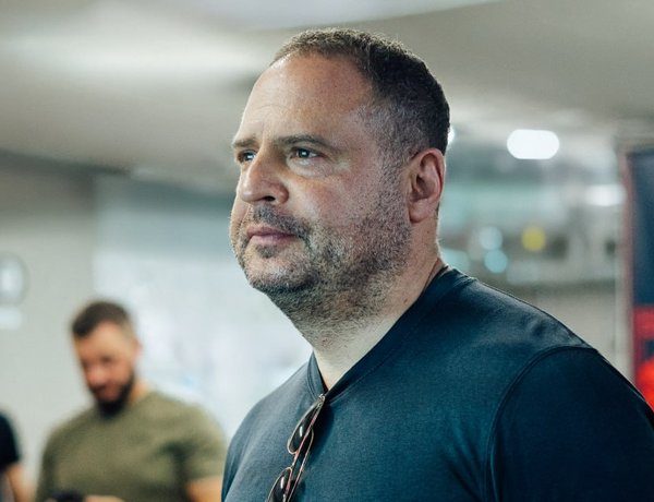 Корпус “Хартія” відбиває критику: військові пояснюють співпрацю з Єрмаком