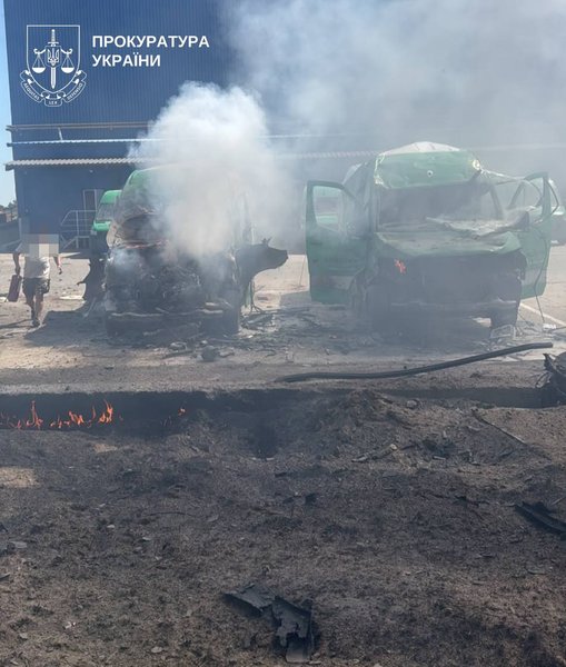 БПЛА атакували: Росіяни вдарили дронами по київському логістичному центру Rozetka 4 БПЛА атакували: Росіяни вдарили дронами по київському логістичному центру Rozetka 4