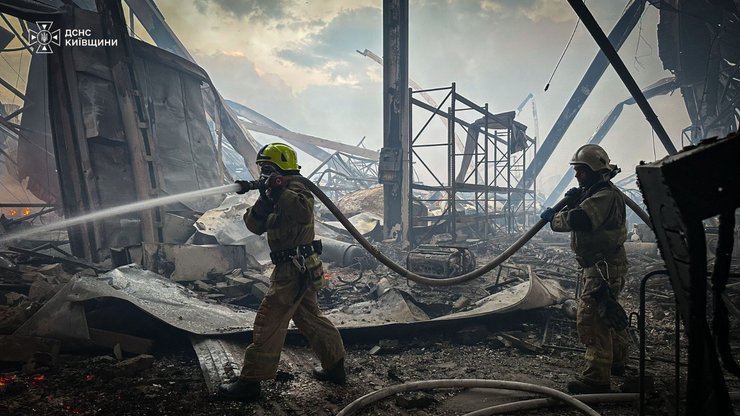 Зростає кількість жертв: 16 загиблих внаслідок ракетного удару по Києву 5 серпня 16 Зростає кількість жертв: 16 загиблих внаслідок ракетного удару по Києву 5 серпня 16