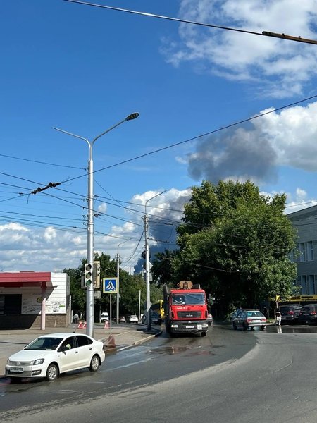 Уфа під ударом: дрони палають на російському НПЗ, відео наслідків 5 Уфа під ударом: дрони палають на російському НПЗ, відео наслідків 5