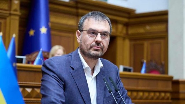 Голова бюджетного комітету парламенту обговорив з делегацією МВФ виконання Україною своїх зобов'язань. 2 Голова бюджетного комітету парламенту обговорив з делегацією МВФ виконання Україною своїх зобов'язань. 2