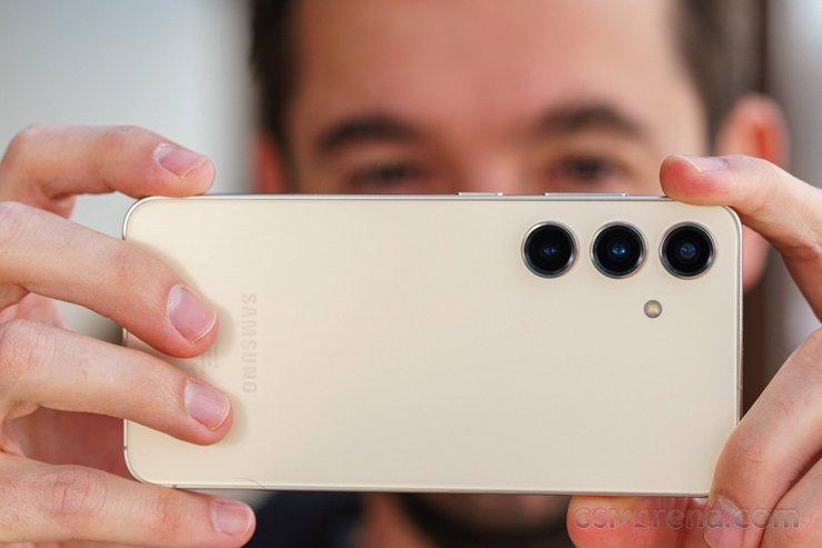 Samsung смартфони: терміново завантажте оновлення для цих моделей 4 Samsung смартфони: терміново завантажте оновлення для цих моделей 4