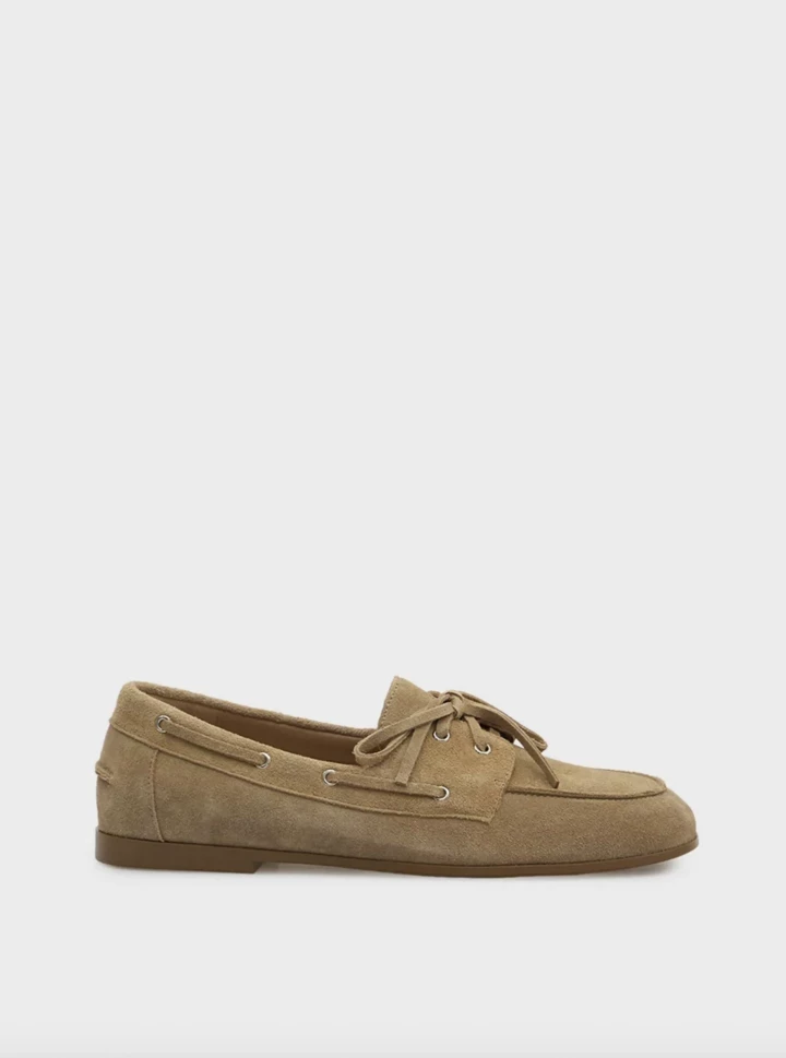 Наважтеся на мокасини: ваш вибір легкого закритого взуття цього сезону 16 Наважтеся на мокасини: ваш вибір легкого закритого взуття цього сезону12