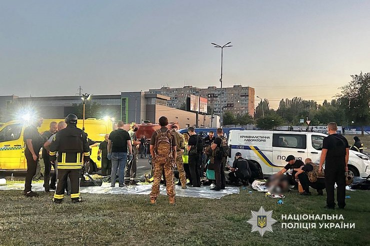 Втрати від атаки на ТРК "Сонячна Галерея": наслідки для Кривого Рогу 4 Втрати від атаки на ТРК "Сонячна Галерея": наслідки для Кривого Рогу 4