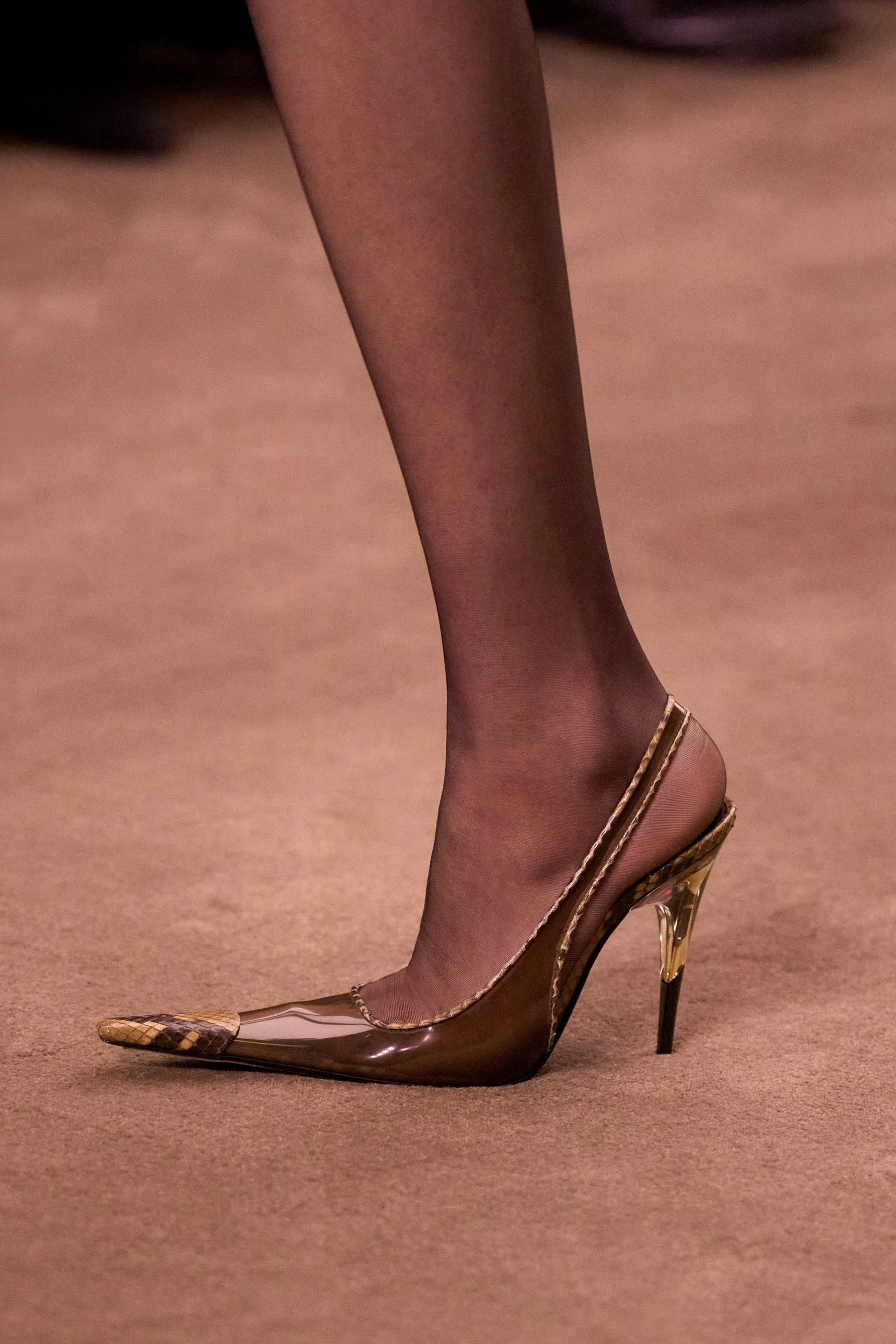 Saint Laurent 1