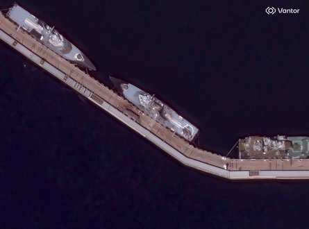 Супутники показали наслідки успішної атаки ЗСУ на російські кораблі у Новоросійську 6 Супутники показали наслідки успішної атаки ЗСУ на російські кораблі у Новоросійську 6