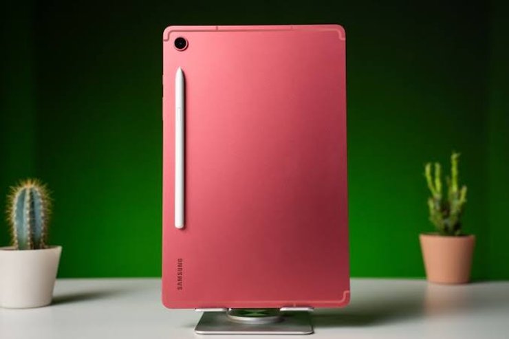 Xiaomi, Lenovo, Samsung: 3 доступні планшети, що кидають виклик ноутбукам 12 Xiaomi, Lenovo, Samsung: 3 доступні планшети, що кидають виклик ноутбукам 12