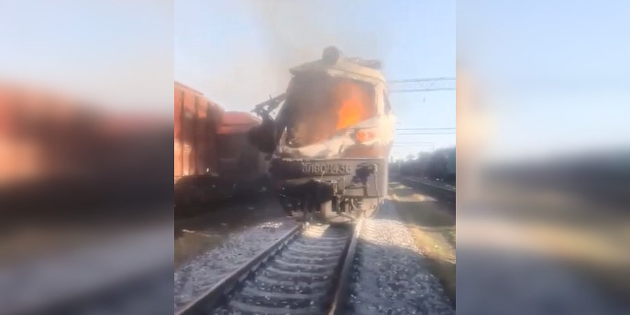 Росіяни ціляться у залізницю: новий удар РФ пошкодив локомотив під Одесою 2 Росіяни ціляться у залізницю: новий удар РФ пошкодив локомотив під Одесою 2