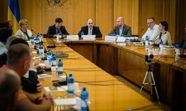 Україна та Польща обговорюють потенційне постачання сільськогосподарських товарів через порти Польщі
