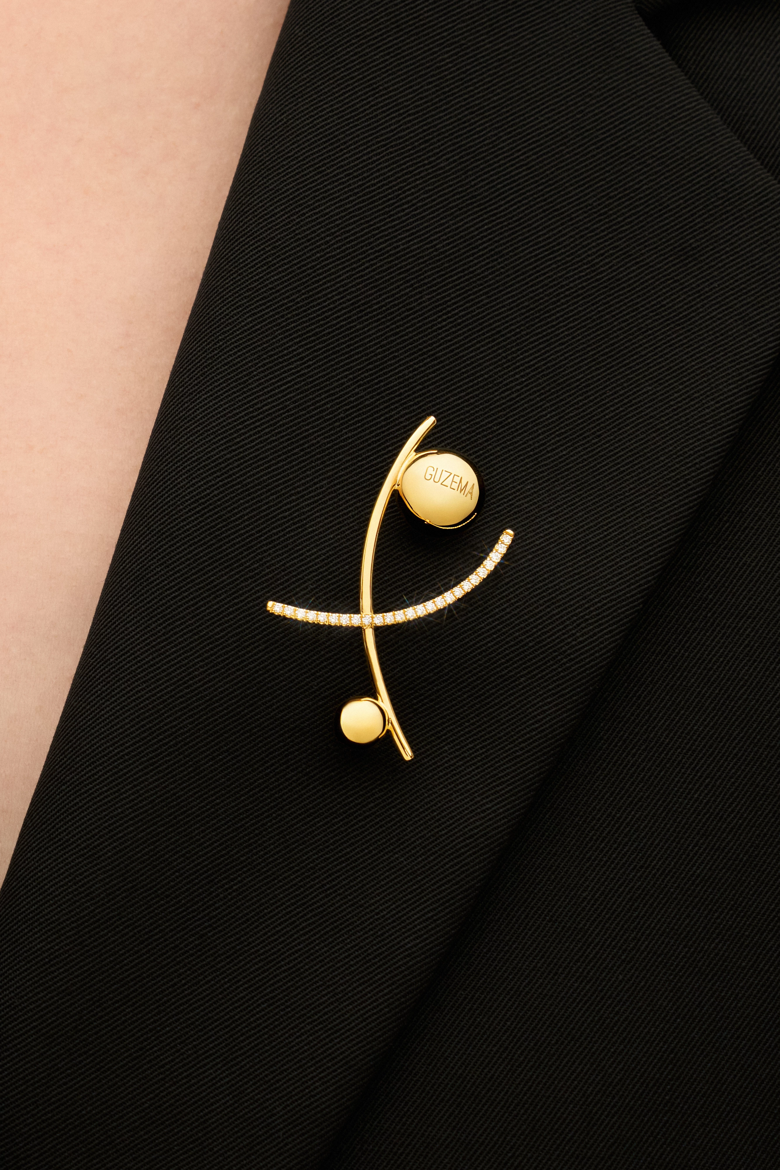 Guzema Jewelry презентували благодійну прикрасу для Vogue Ukraine Leaders Gala 2 Guzema Jewelry презентували благодійну прикрасу для Vogue Ukraine Leaders Gala1