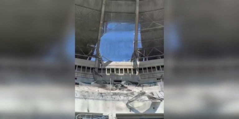 Росіяни атакували Одесу: стадіон "Чорноморець" у центрі міста під ударом 21 Росіяни атакували Одесу: стадіон "Чорноморець" у центрі міста під ударом 21