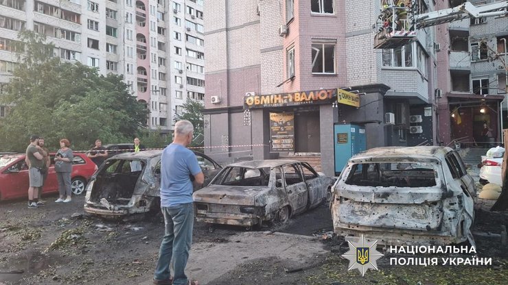Київ під ударом: ворог застосував балістичні ракети 11 Київ під ударом: ворог застосував балістичні ракети 11