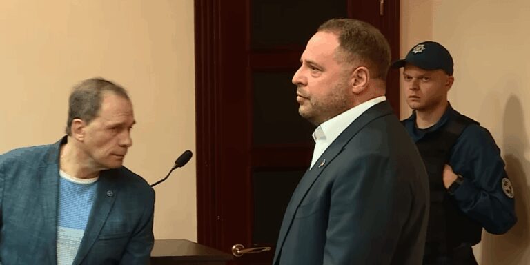 Суд зняв обмеження на пересування для Єрмака: дозволено подорожувати Україною за проханням командування 1 Суд зняв обмеження на пересування для Єрмака: дозволено подорожувати Україною за проханням командування 1