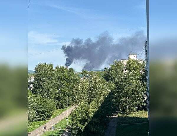 Масштабна пожежа на нафтопереробному заводі «Роснєфть» у Хабаровському краю: деталі та відео