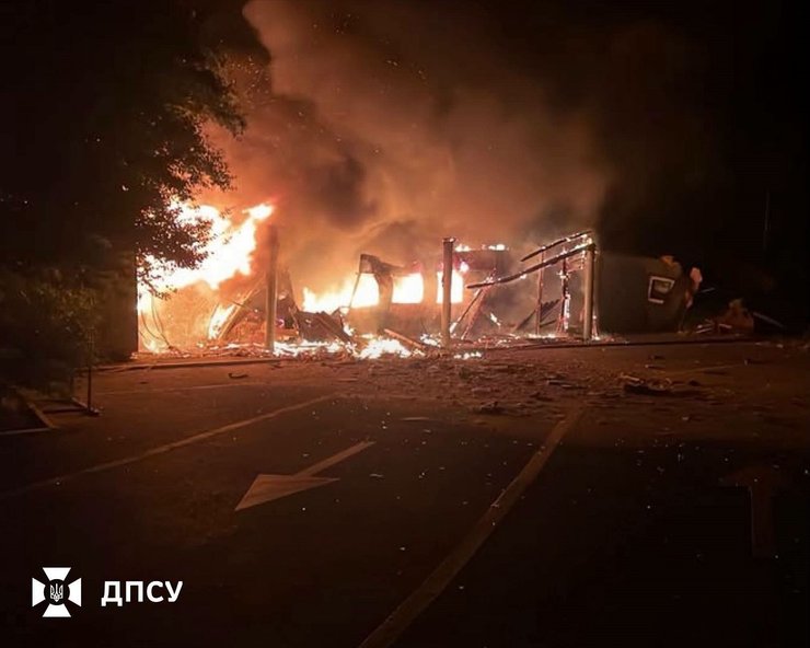 Захисники України відбили атаку росіян на пункт пропуску «Виноградівка»: фотодоказ 3 Захисники України відбили атаку росіян на пункт пропуску «Виноградівка»: фотодоказ 3