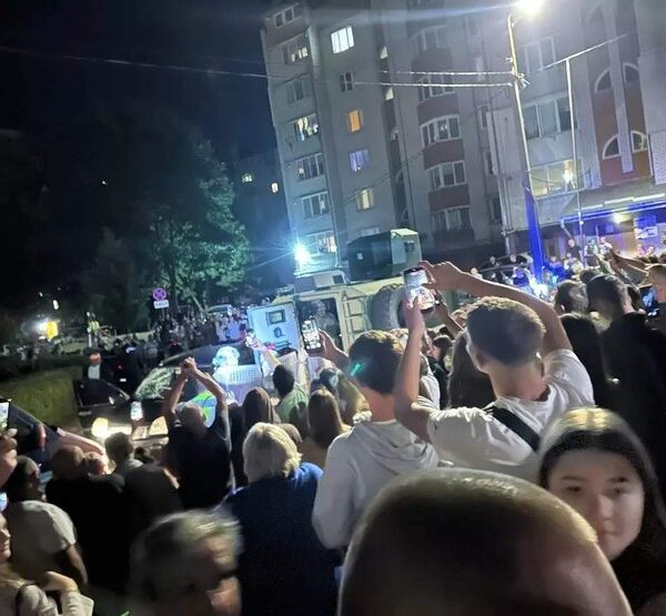На Тернопільщині група чоловіків напала на представників ТЦК та пошкодила службовий автомобіль