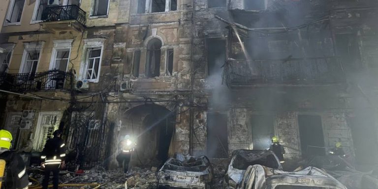 Україна під обстрілом: Росія завдала ударів по Одесі, Харкову та Житомиру – з'ясовуємо наслідки 32 Україна під обстрілом: Росія завдала ударів по Одесі, Харкову та Житомиру – з'ясовуємо наслідки 32