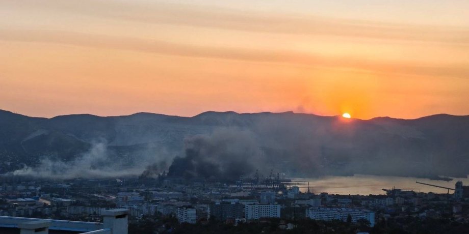 Безпілотники палали в Новоросійську: порт охопило полум'я після нічної атаки 3 Безпілотники палали в Новоросійську: порт охопило полум'я після нічної атаки 3