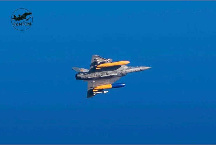 День авіації: Су-24 та F-16 в Україні синхронізують зусилля – подробиці 12 День авіації: Су-24 та F-16 в Україні синхронізують зусилля – подробиці 12