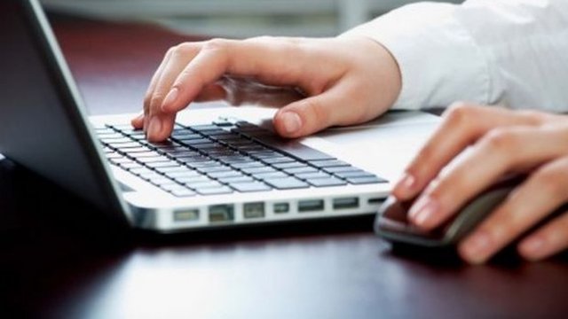 Дослідження: кількість молодих чоловіків, які подають заявки на Work.ua, зменшилася на 19% за рік після зміни правил виїзду