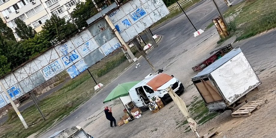Херсон: ворожий FPV-дрон атакував продавця, чоловік пережив удар