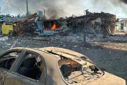 Зеленський оприлюднив фото наслідків ворожого удару по Печенігах
