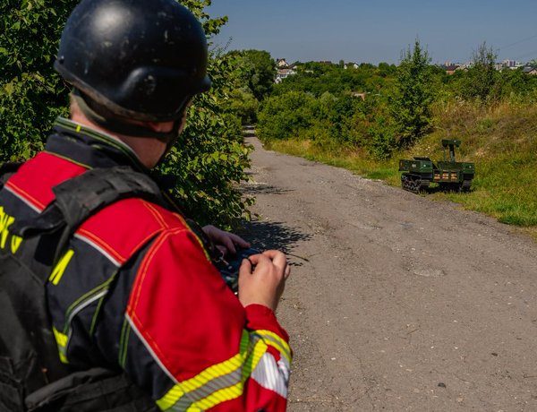 Детонація боєприпасів на Хмельниччині: ДБР розслідує дві версії вибухів