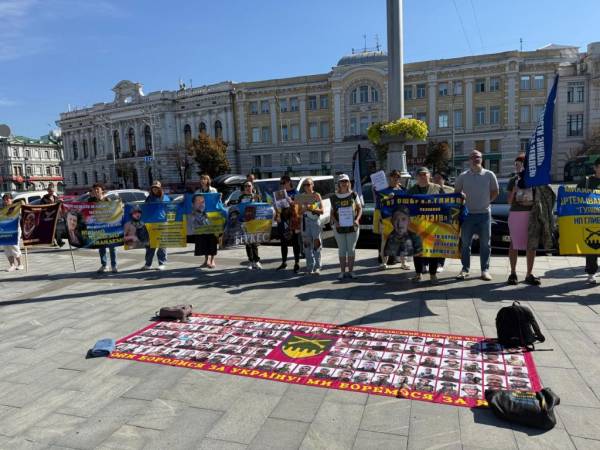 Харків'яни об'єдналися: потужна акція на підтримку родин безвісти зниклих 11